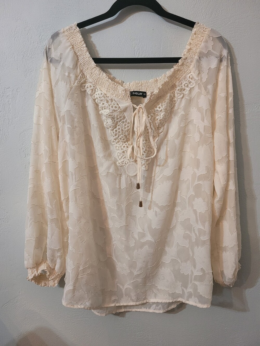 Unique Embroired Boho Flowy Top Medium/Large!